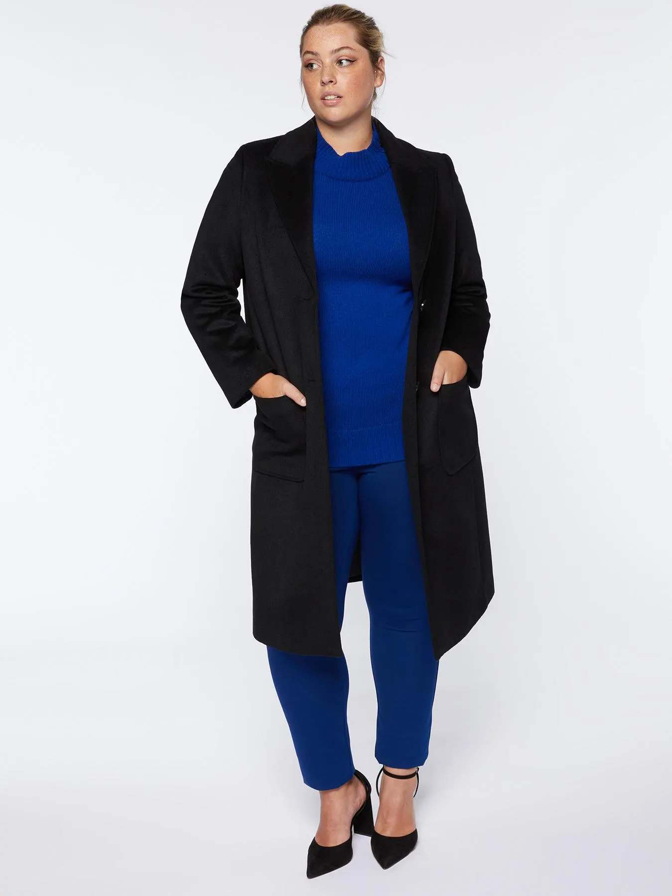 Abrigo largo con dos botones