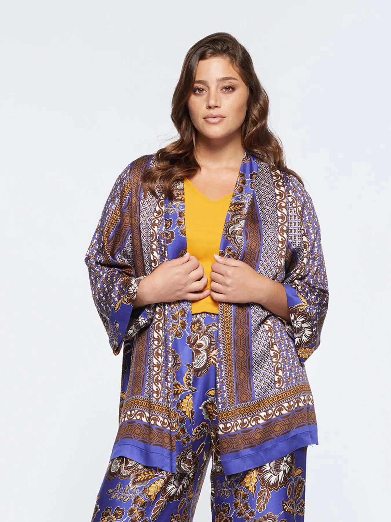 Caftán de raso estampado