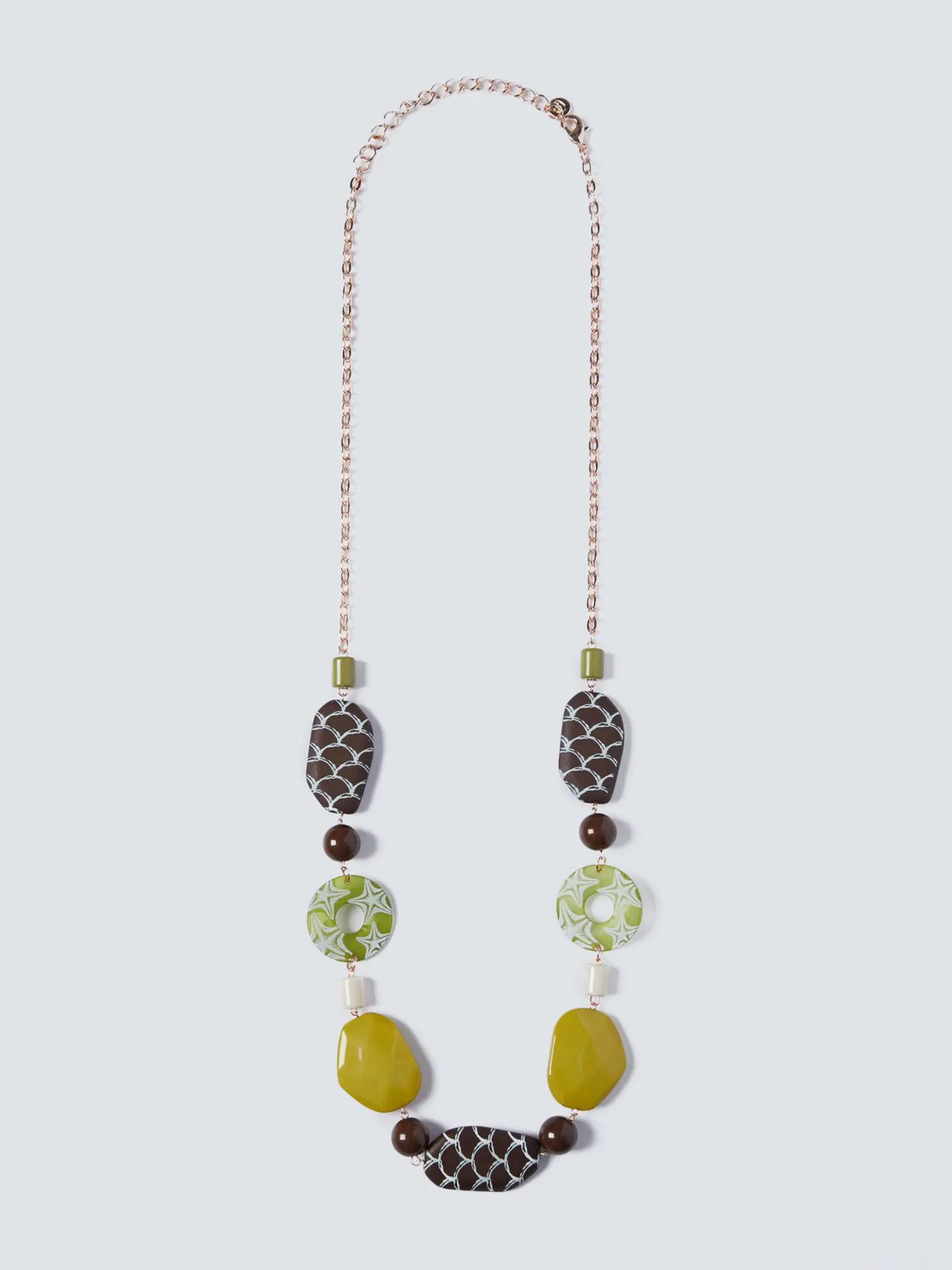 Collar largo con colgantes florales