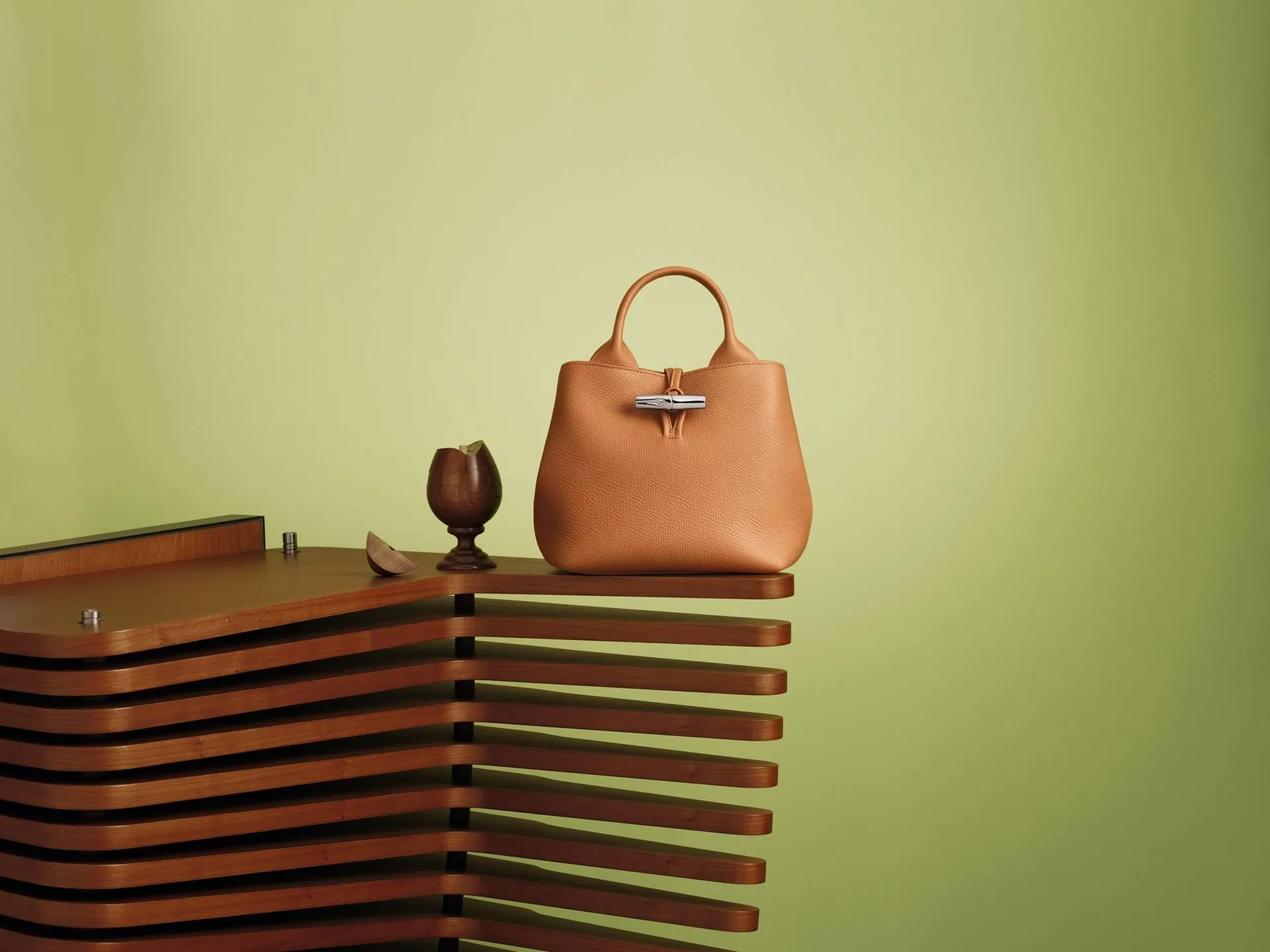 Catálogo de Folleto Longchamp 20 de marzo al 10 de mayo 2025 - Página 1