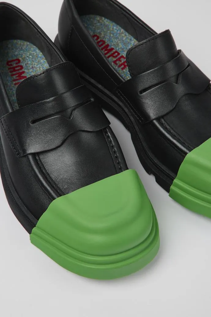 Junction Mocasín de piel negro para mujer