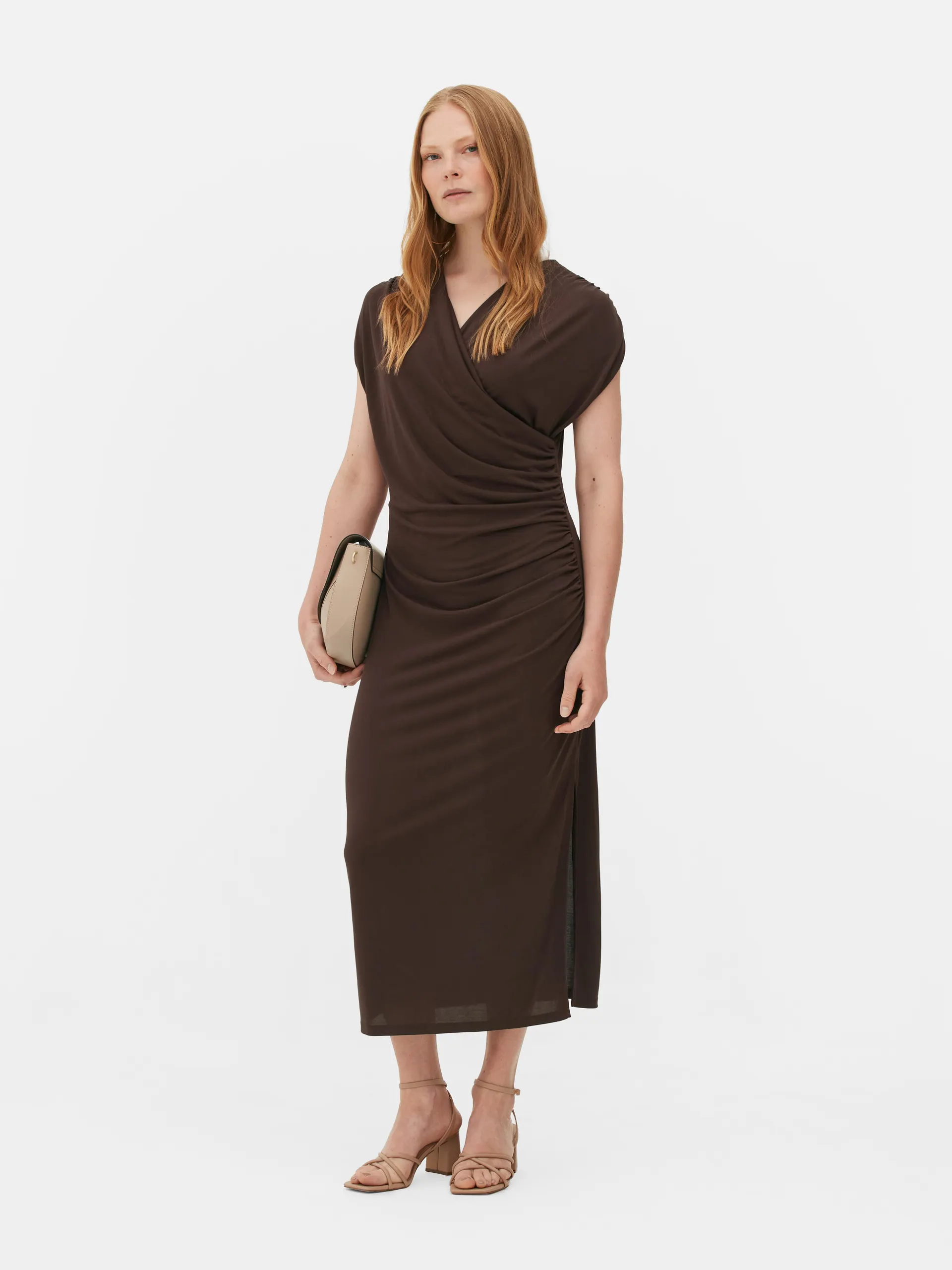 Vestido de punto drapeado de The Edit