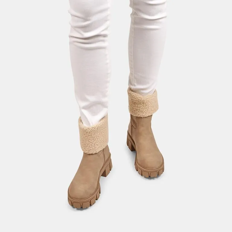 Botines de mujer con vuelta en teddy y suela gruesa