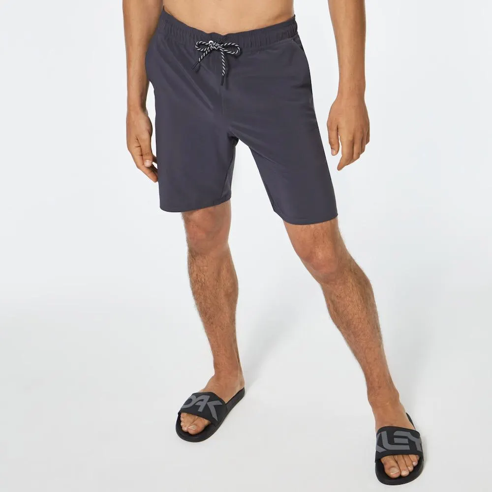 Transport Hybrd Packable Short