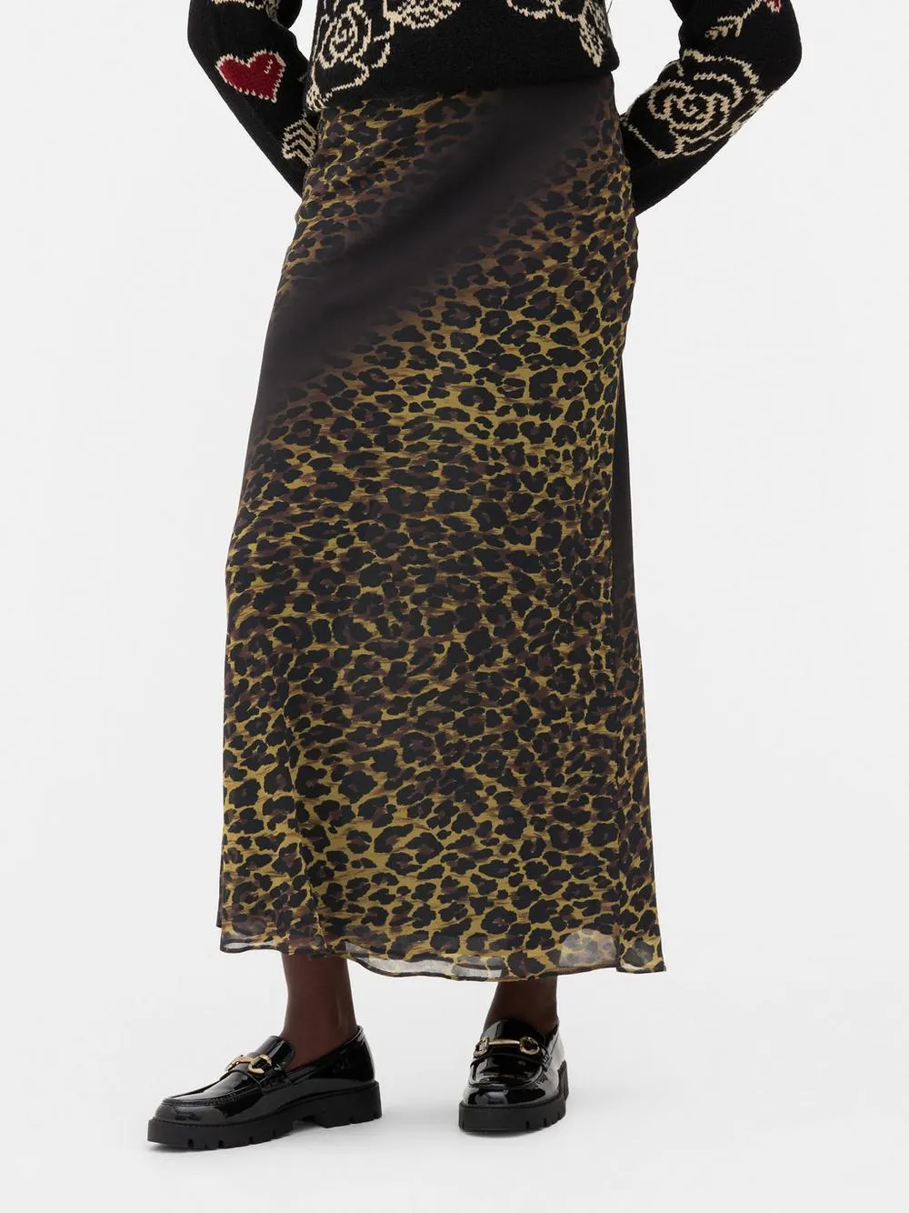 Falda midi con estampado animal de Rita Ora
