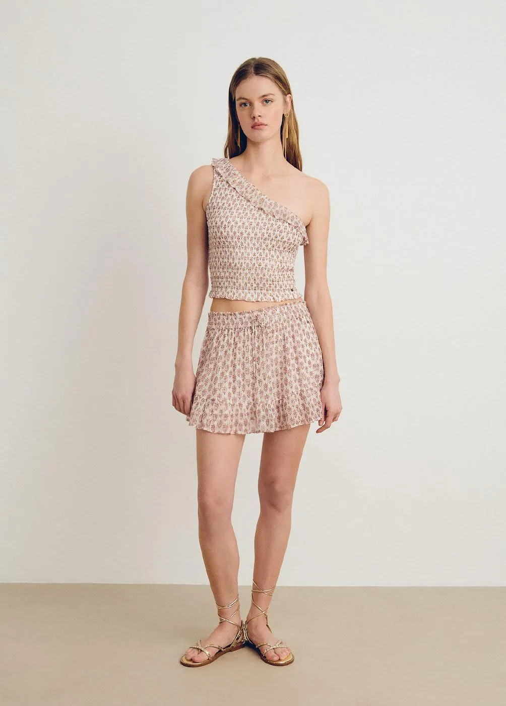 Short estampado con volantes