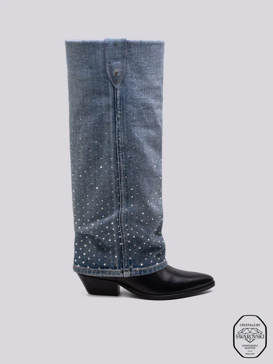 Botas de piel con pernera de denim adornadas con cristales de Swarovski®