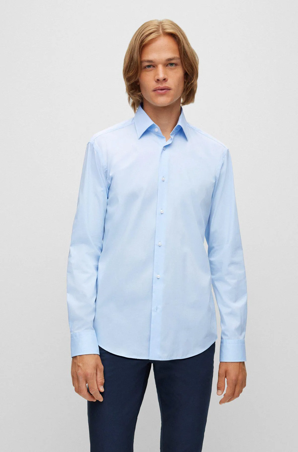 Camisa regular fit en popelín de algodón elástico de planchado fácil