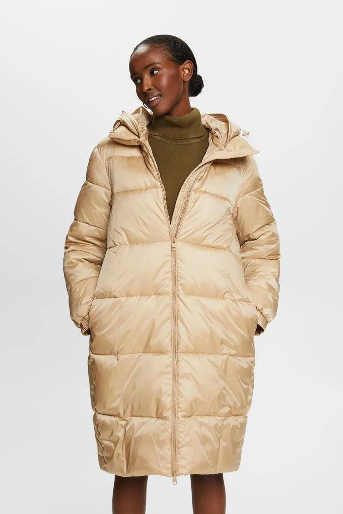 Cazadora acolchada con capucha desmontable