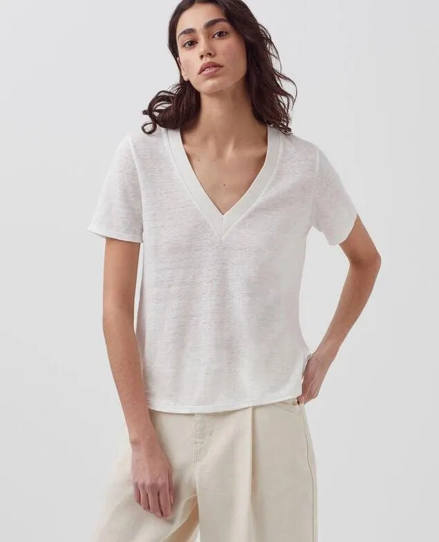SARAH - Camiseta de lino con cuello de pico brillant white