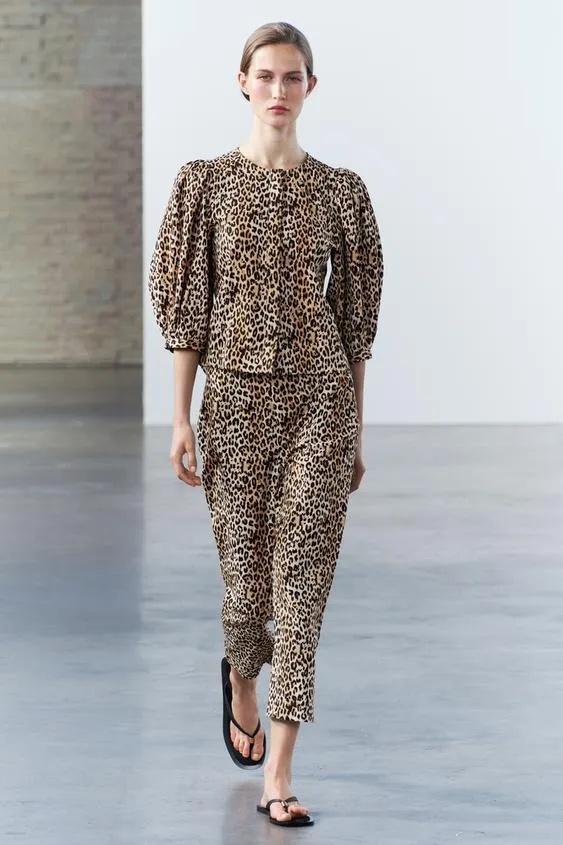 BLUSA ESTAMPADO ANIMAL ZW COLLECTION