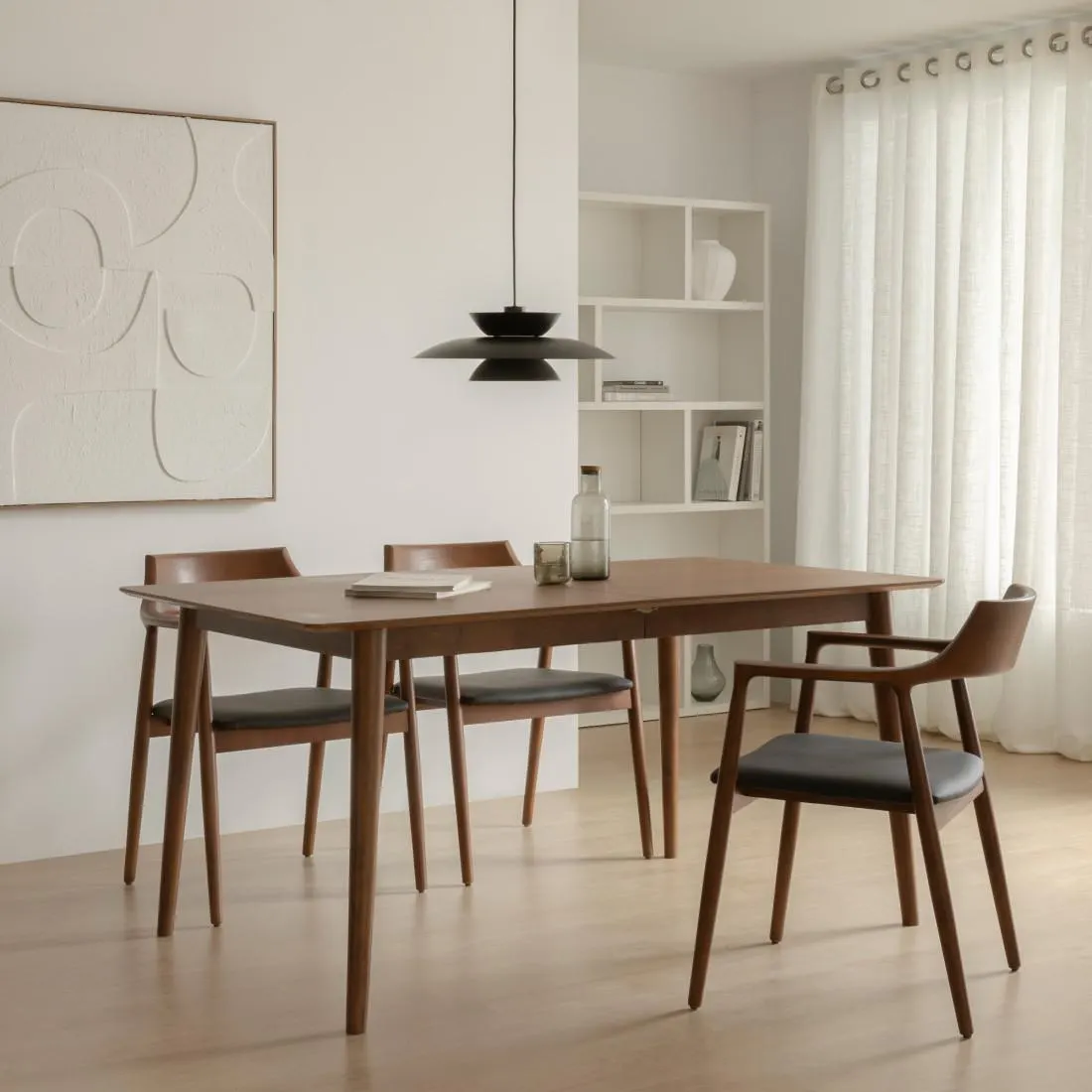 Mesa de comedor extensible rectangular de chapa de nogal y madera maciza 160