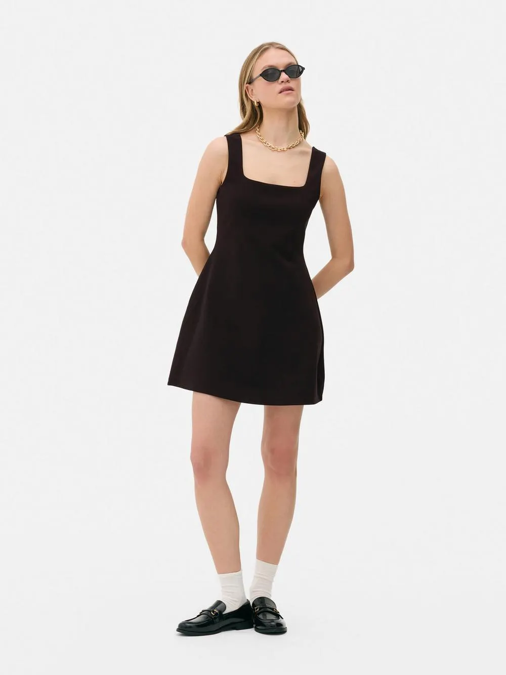Minikleid mit Karree-Ausschnitt und Trägern