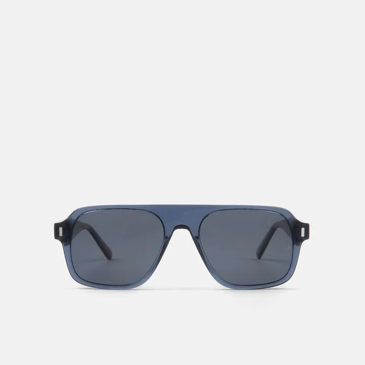 mó FRONT ROW CHAD SUN