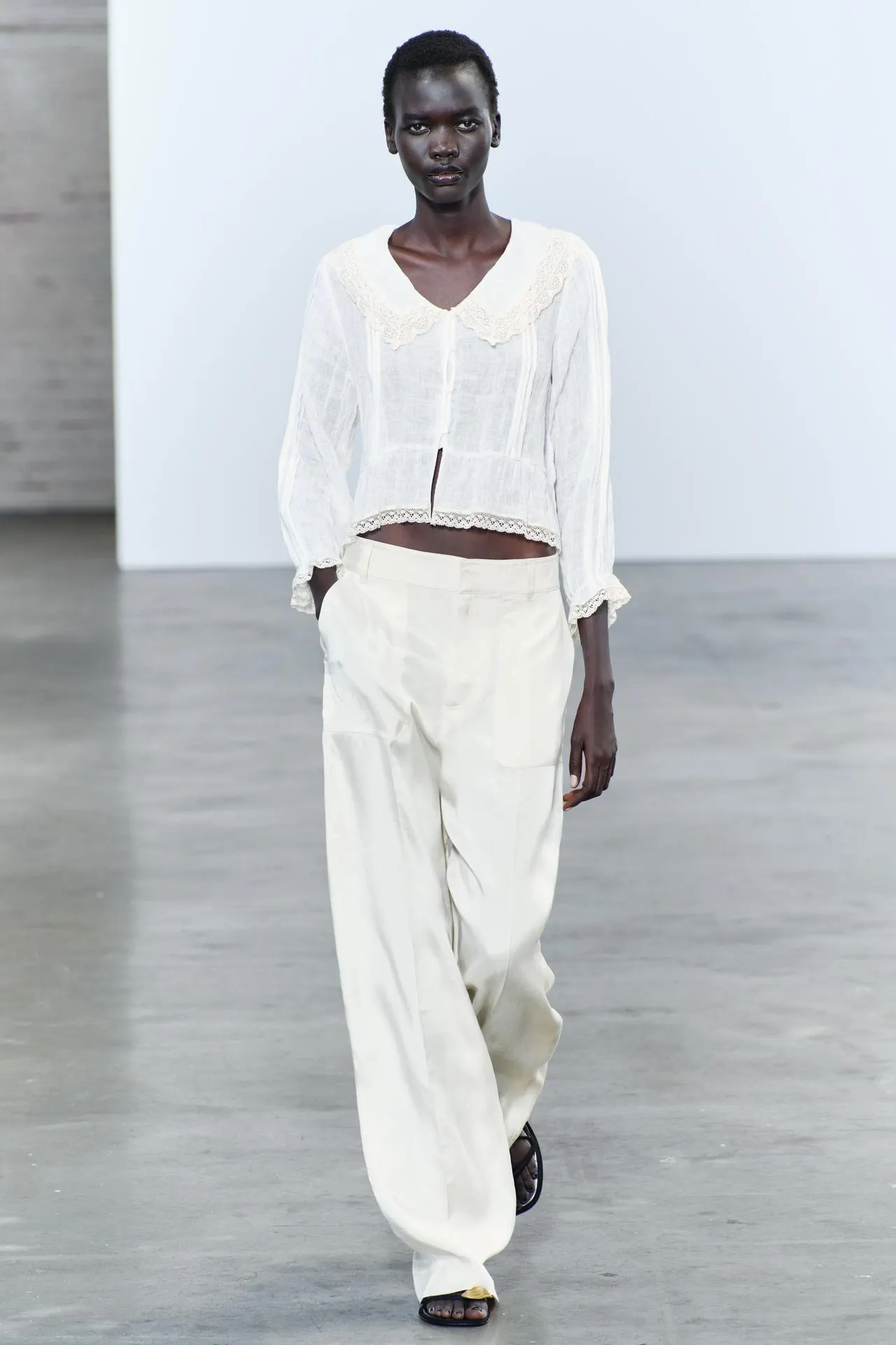 BLUSA ROMÁNTICA PUNTILLA ZW COLLECTION