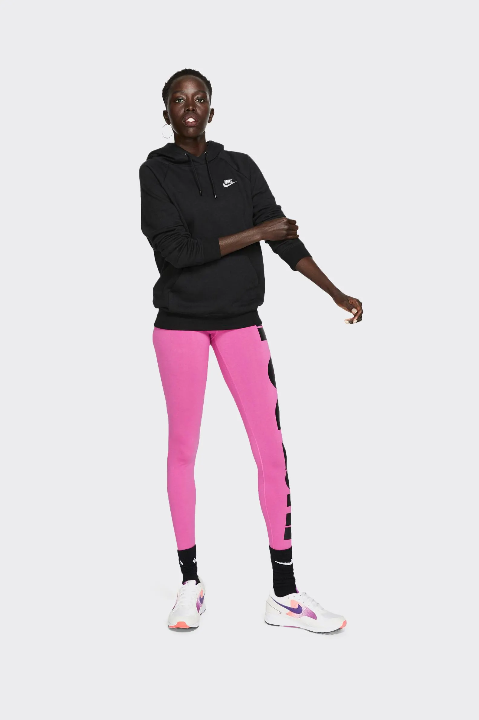 SUDADERA NIKE SPORTSWEAR ESSENTIAL BLACK MUJER