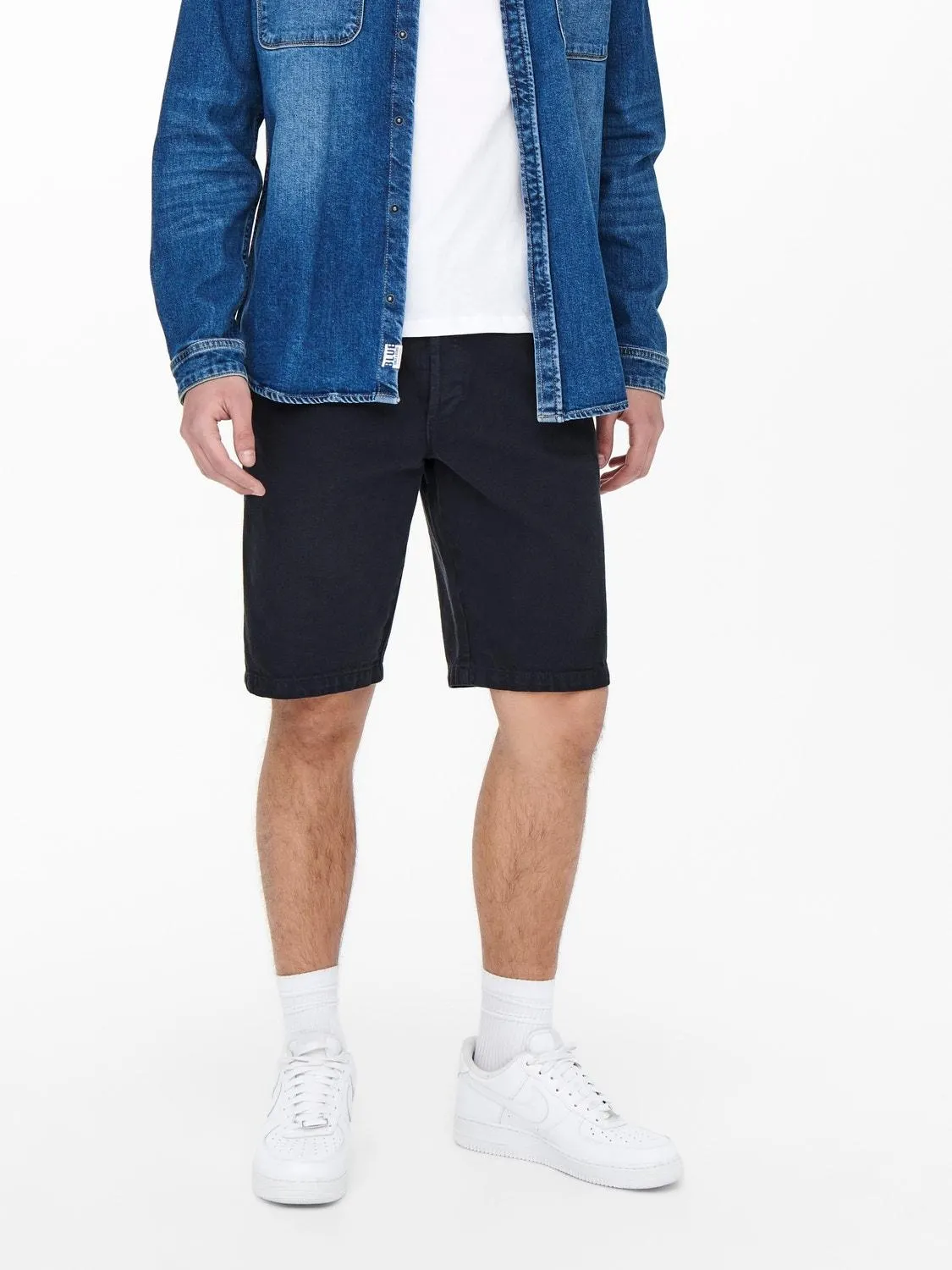Shorts Corte tapered Cintura media