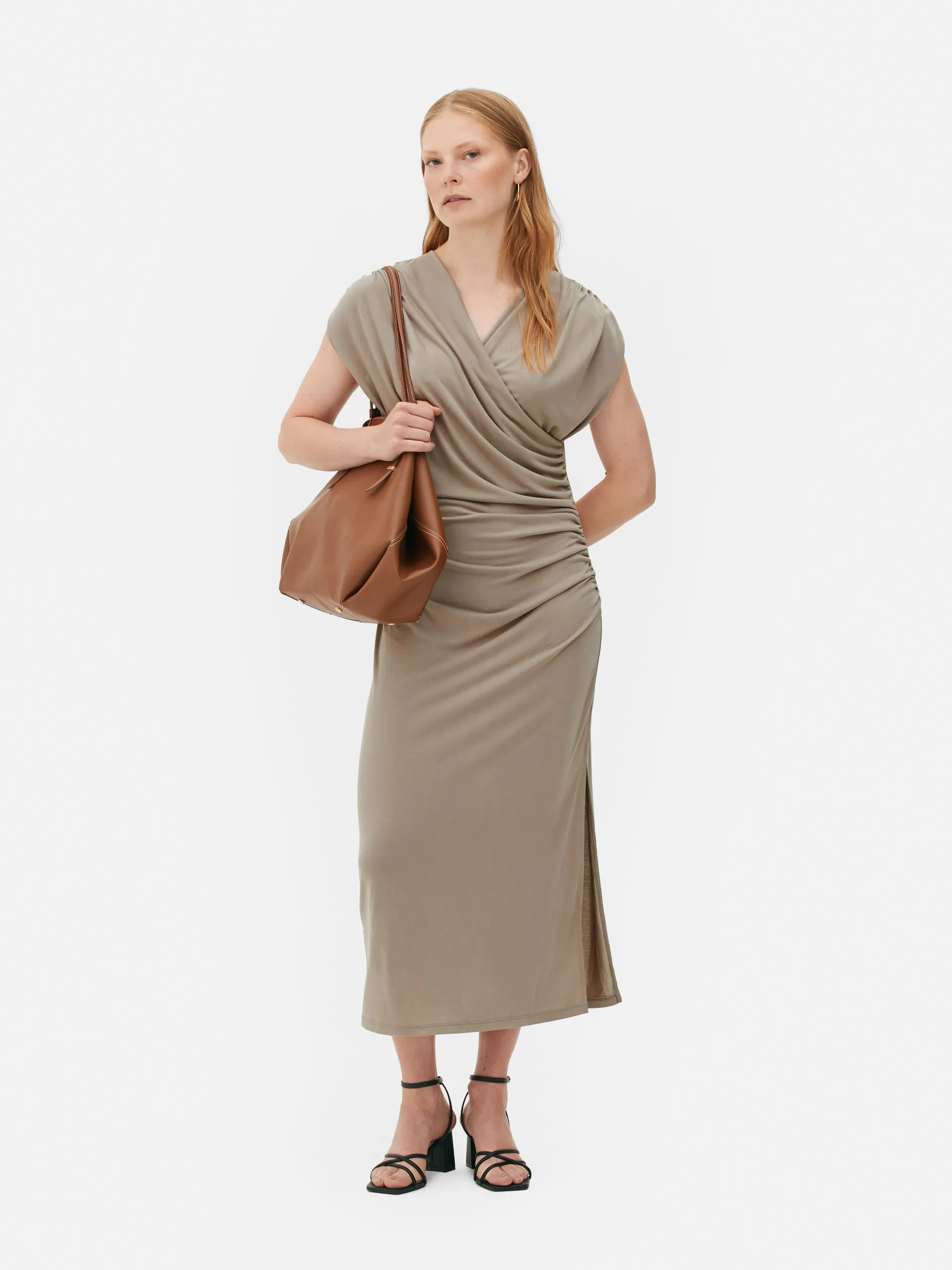 Vestido de punto drapeado de The Edit