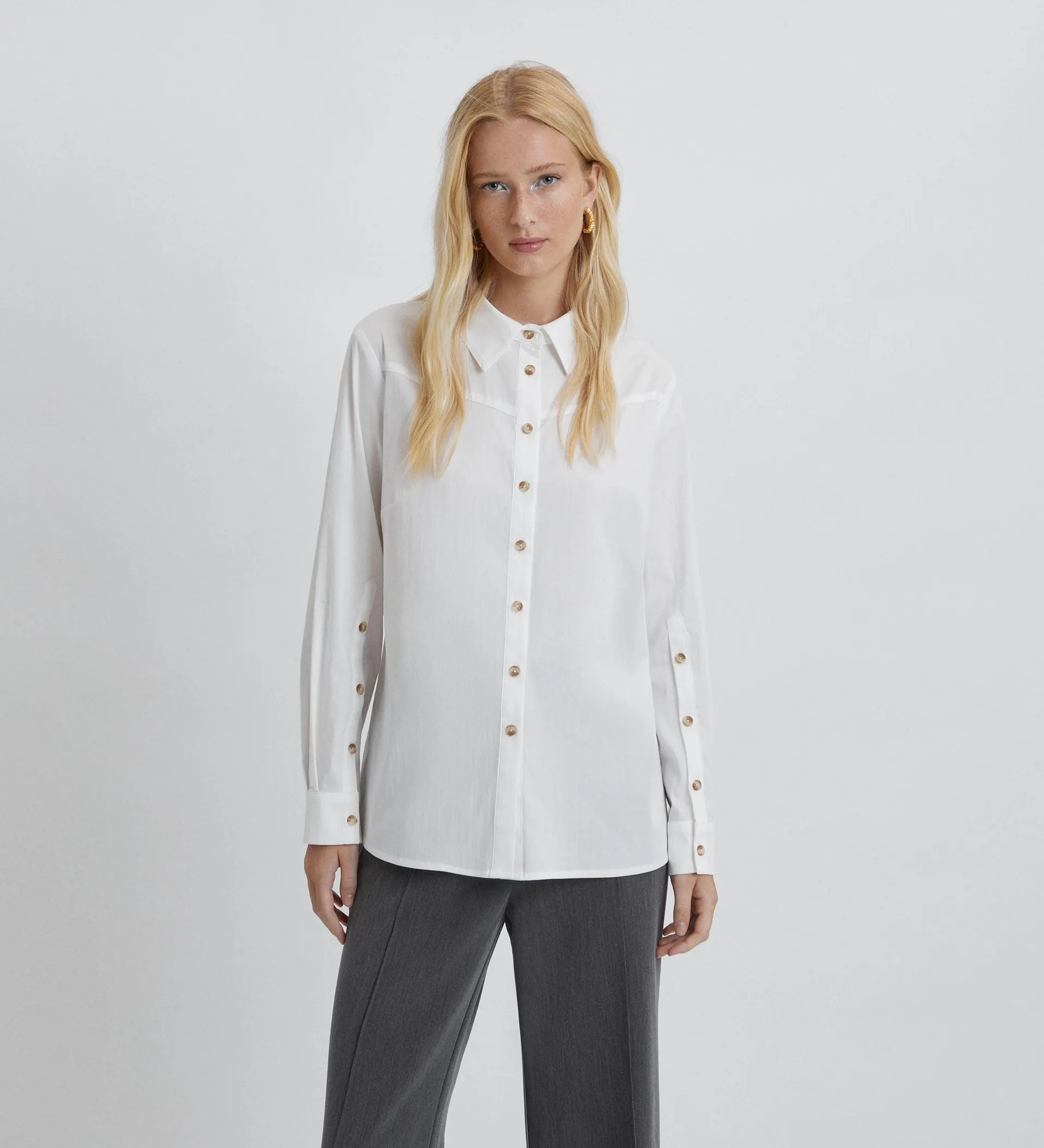 Camisa bolsillos solapa