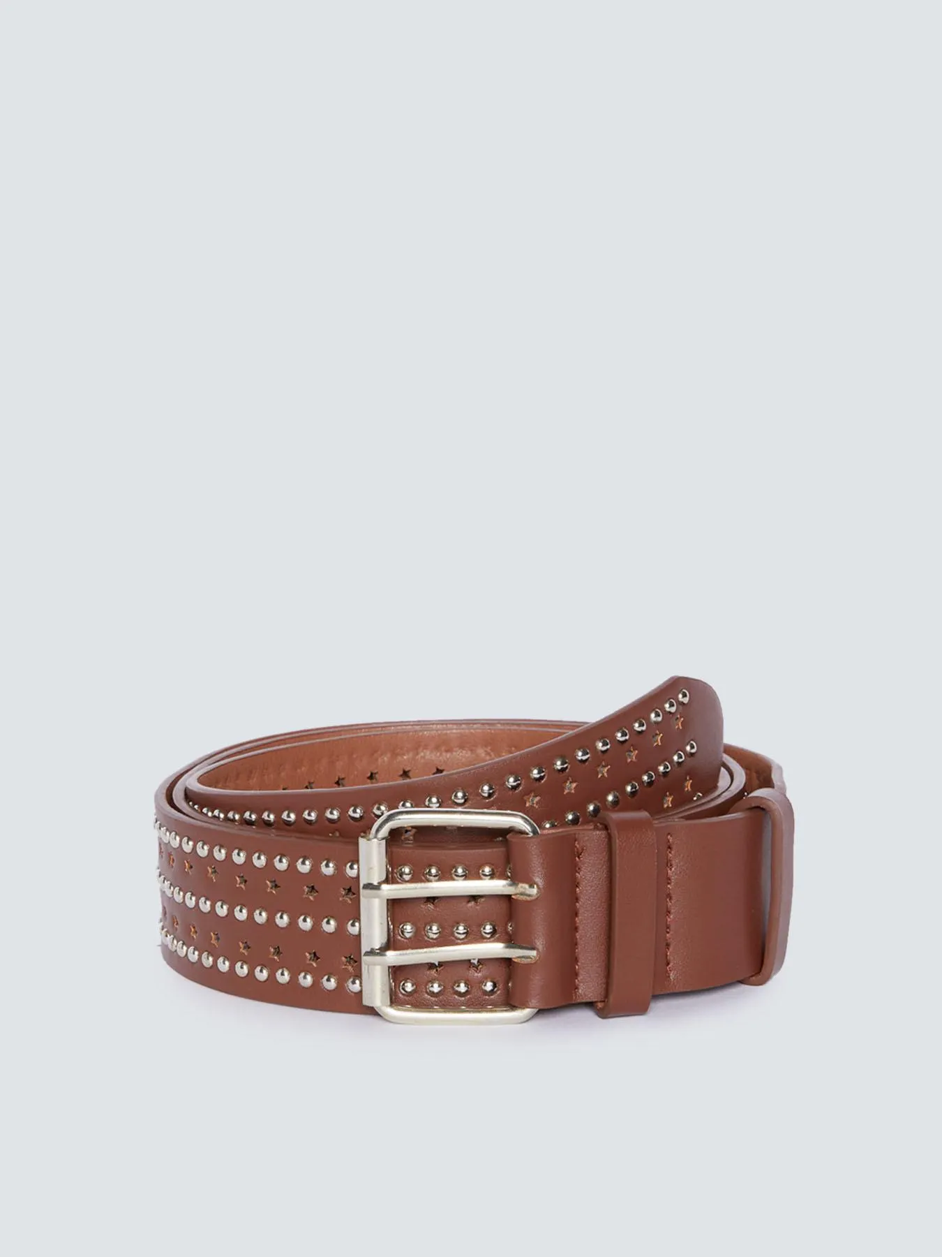 Cinturón con pequeñas tachuelas