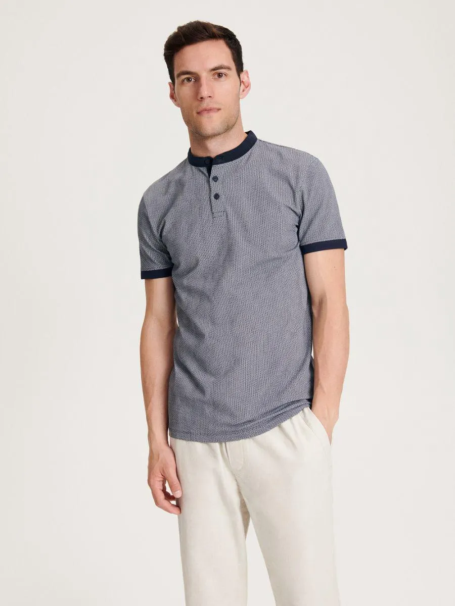 Polo slim fit con cuello mao fino