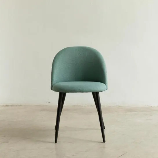 Silla tapizada menta con pata negra