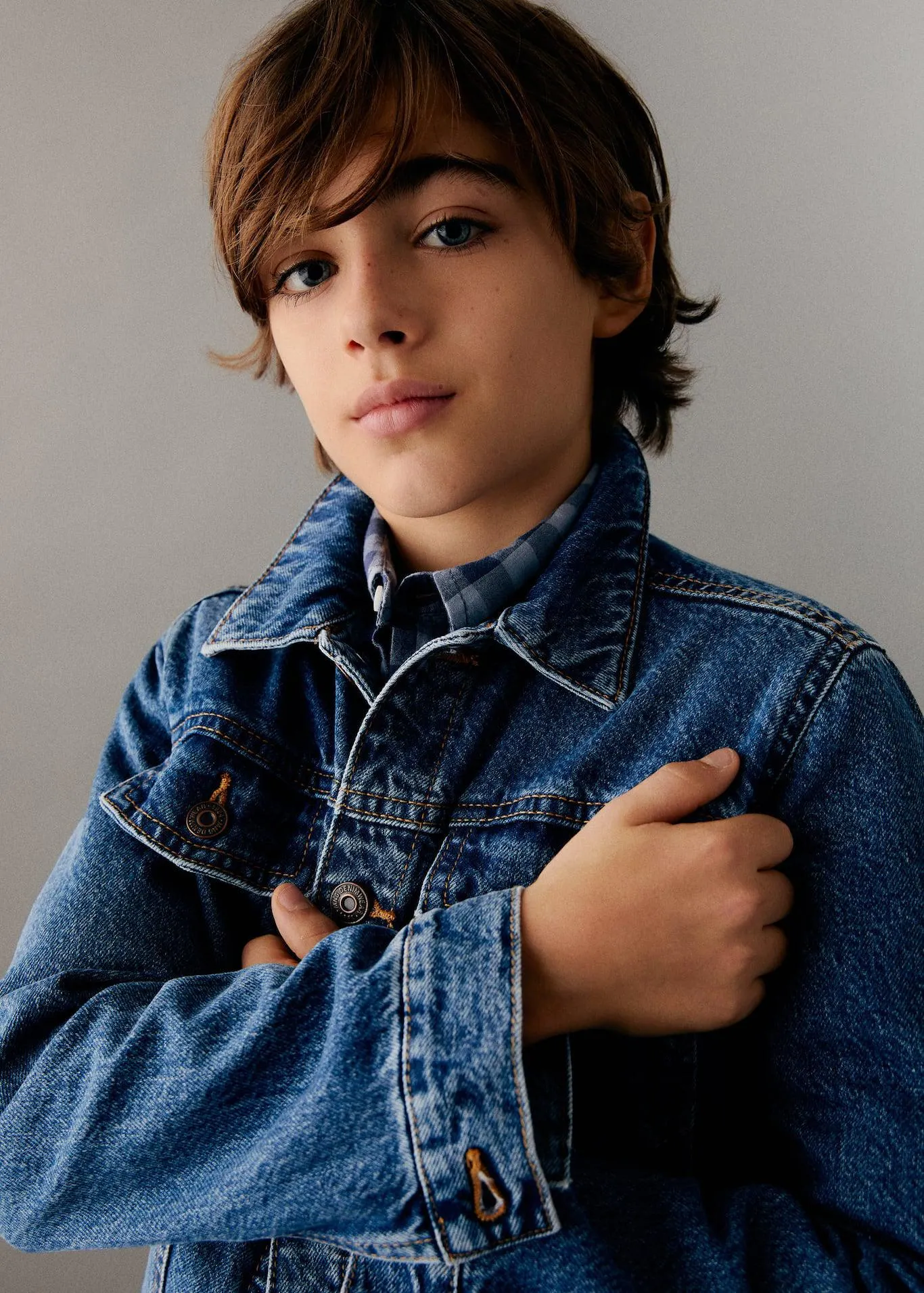 Cazadora vaquera bolsillos