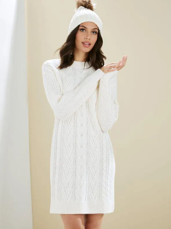 Vestido tricot manga larga con diseño de trenzas