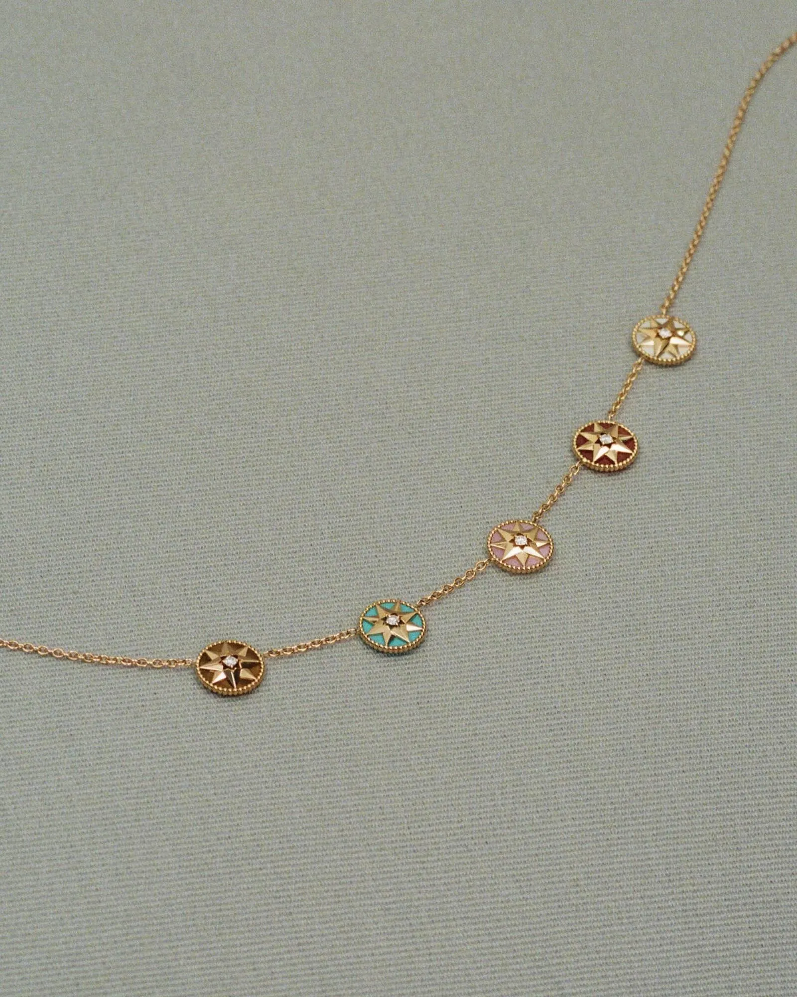 Catálogo de Folleto Dior 26 de abril al 6 de junio 2026 - Página 4