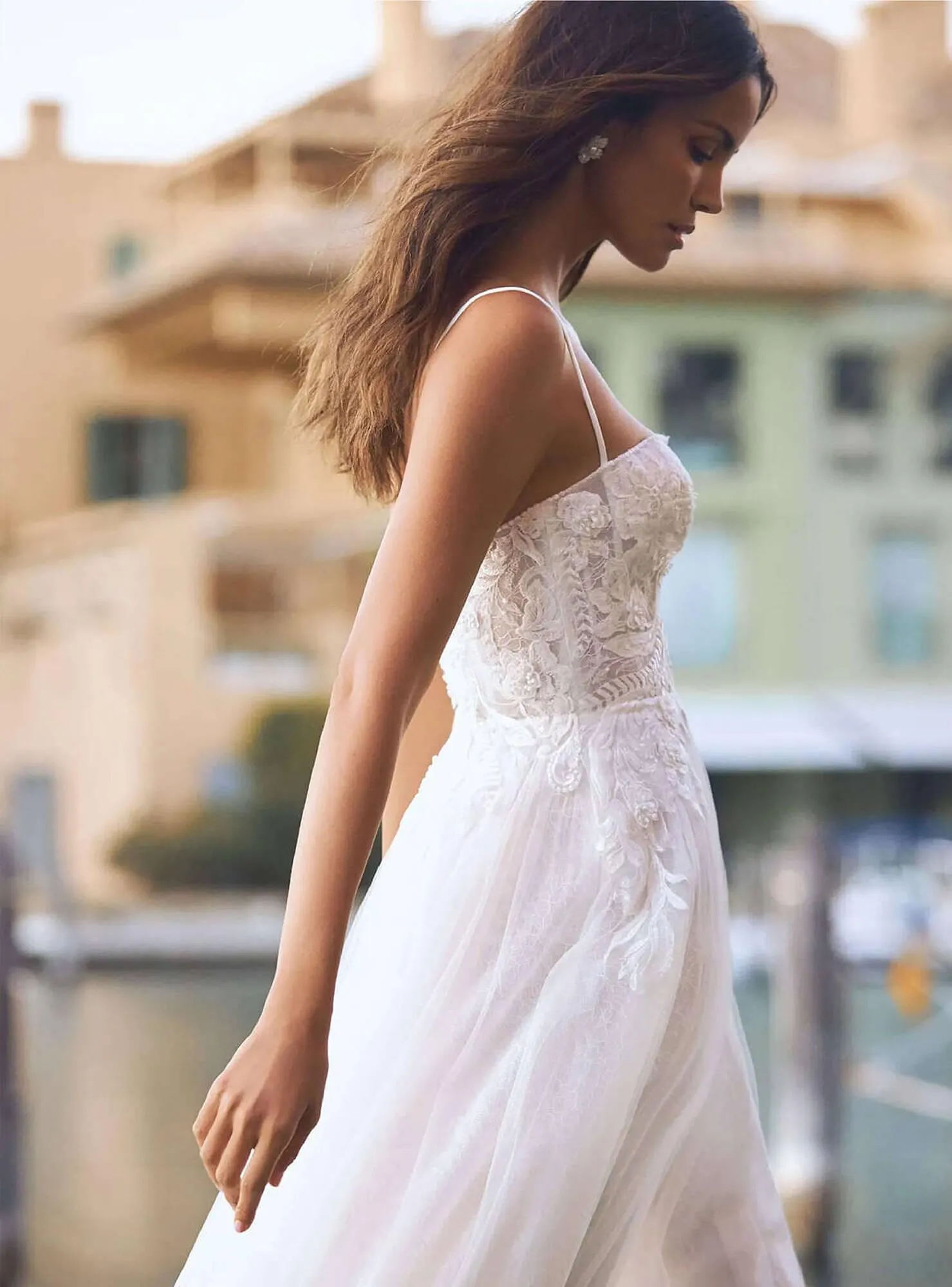 Catálogo de Folleto Pronovias 8 de mayo al 5 de abril 2024 - Página 9