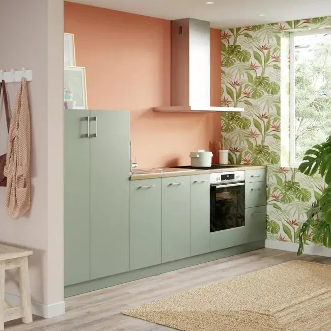 Cocina en kit Viena verde 300 cm con 2 semicolumnas + 4 módulos bajos