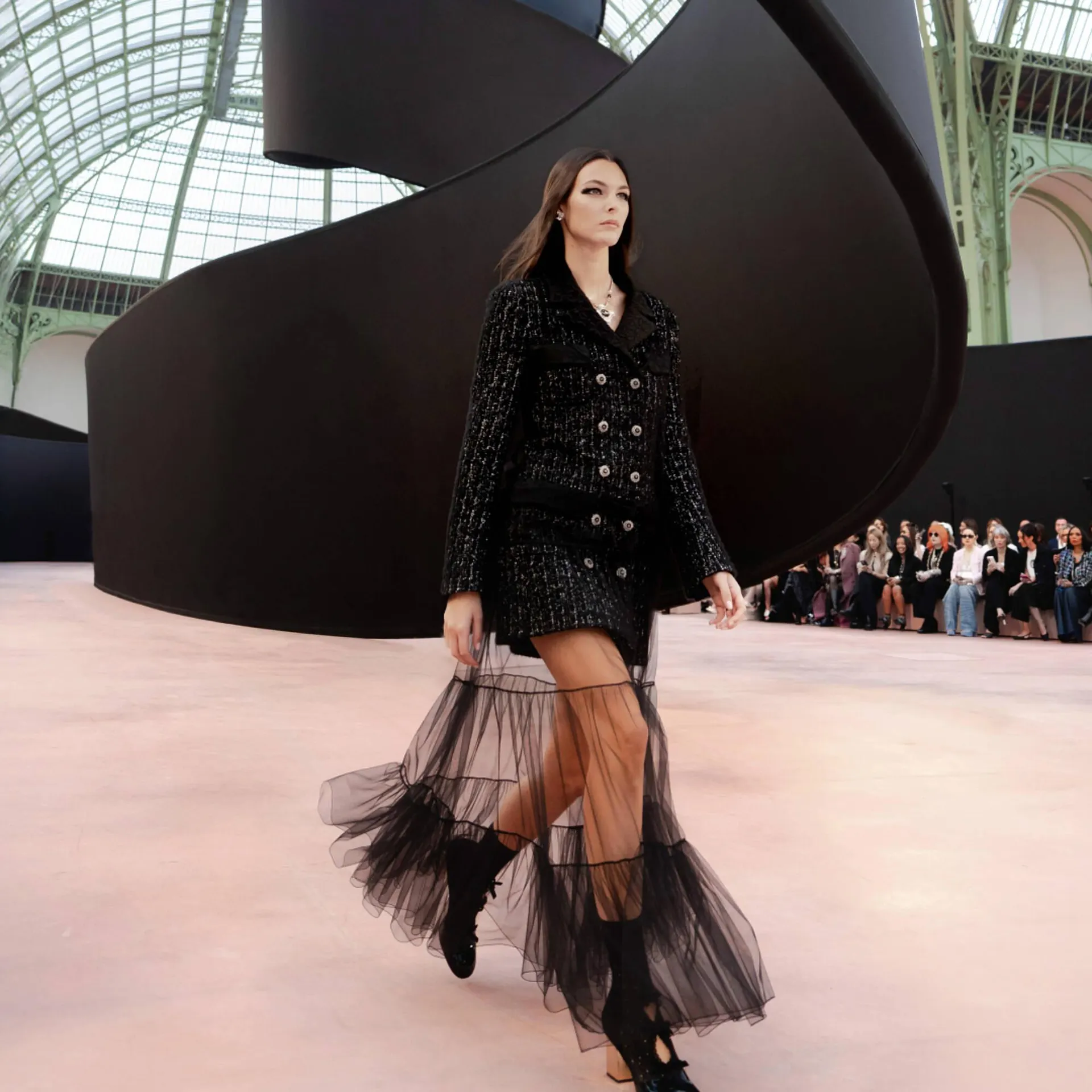 Catálogo de Folleto Chanel 11 de marzo al 10 de mayo 2025 - Página 1