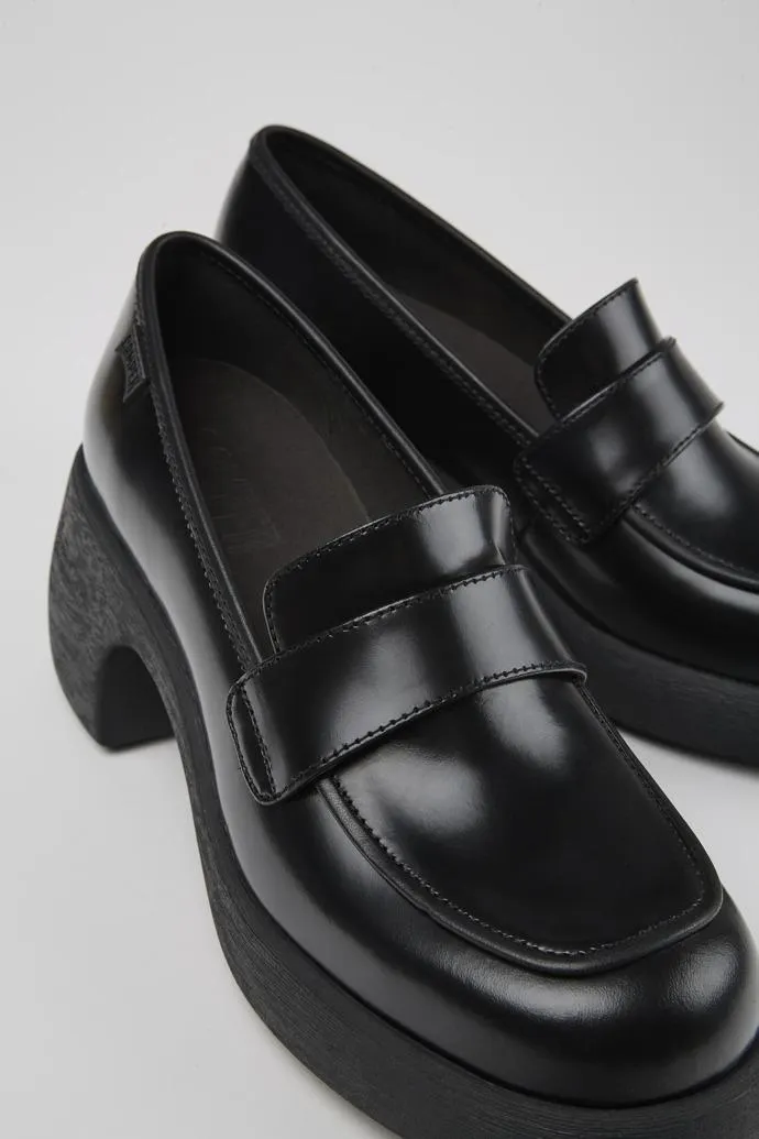 Mocasín de piel negra para mujer