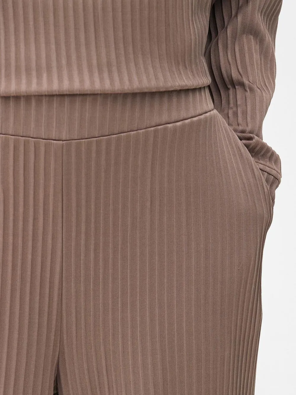 Pantalones anchos acanalados de The Edit