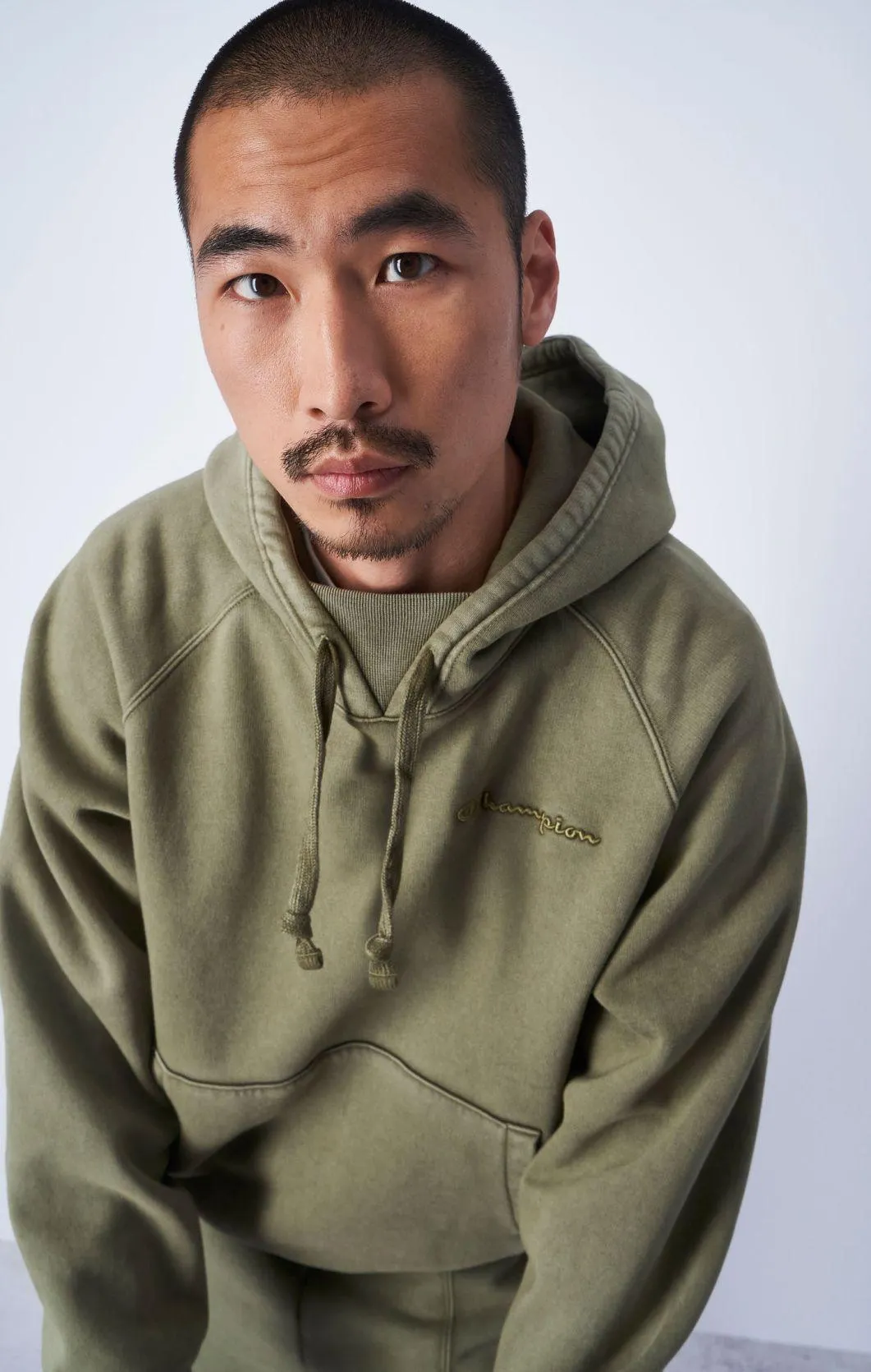 Olive Green Sudadera de felpa perchada gruesa teñida en prenda con capucha