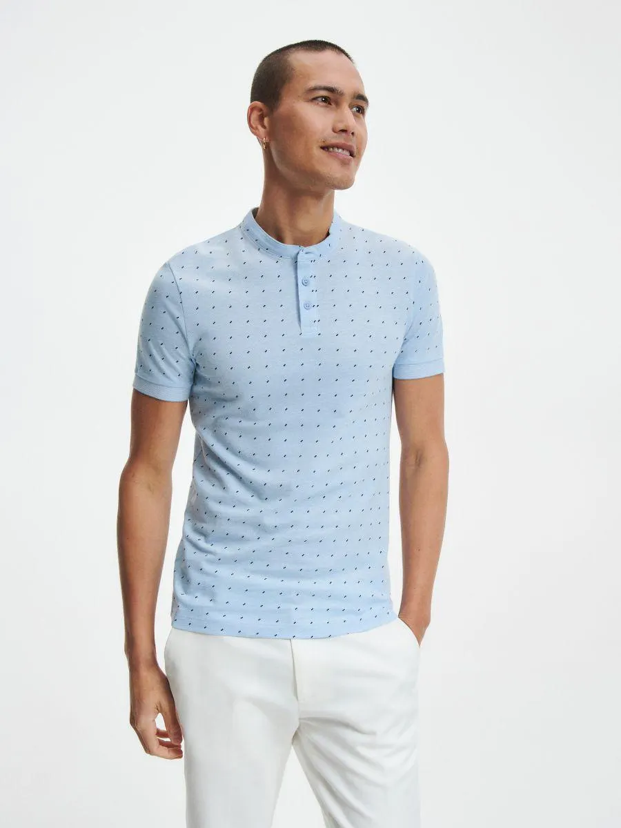 Polo slim fit con cuello mao fino