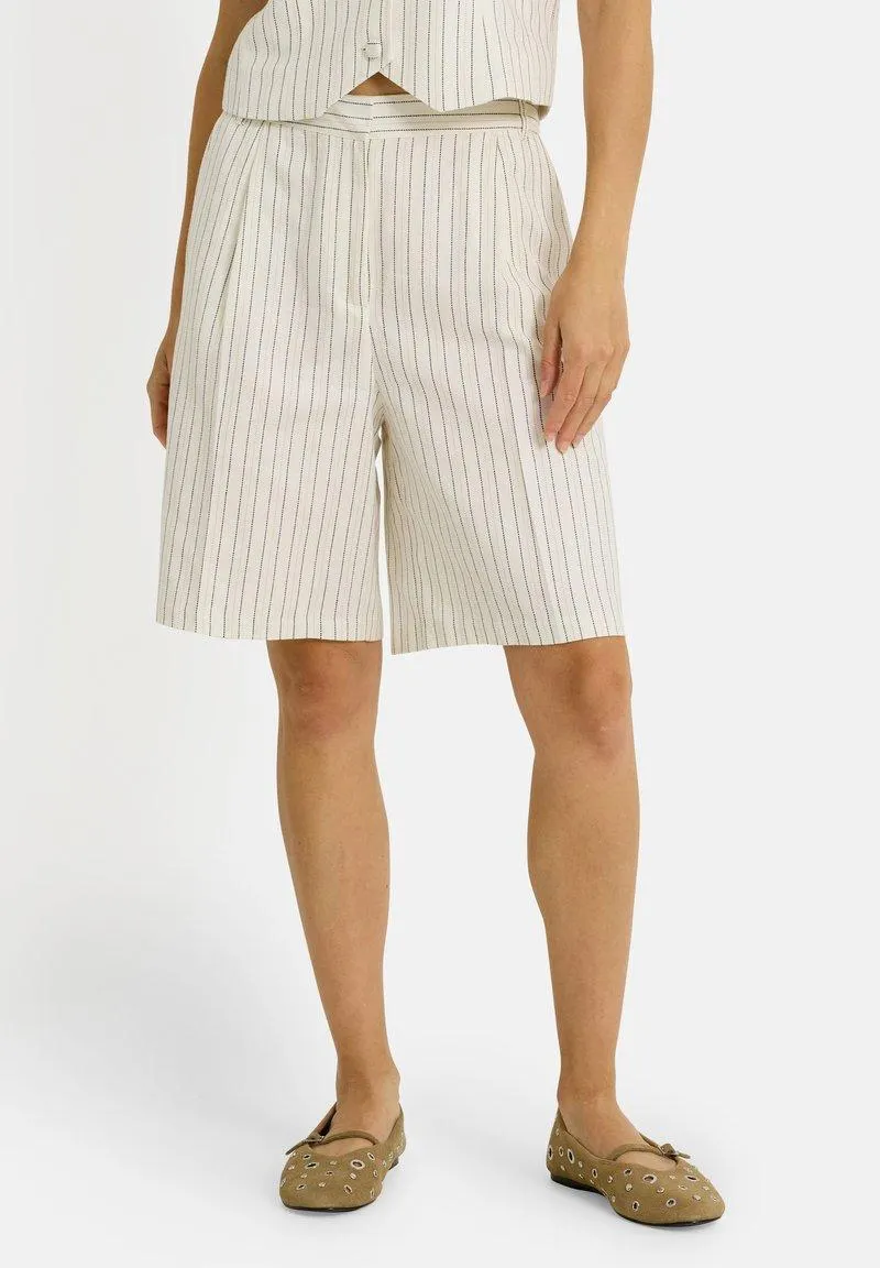 BERMUDA À RAYURES - Shorts - ecru