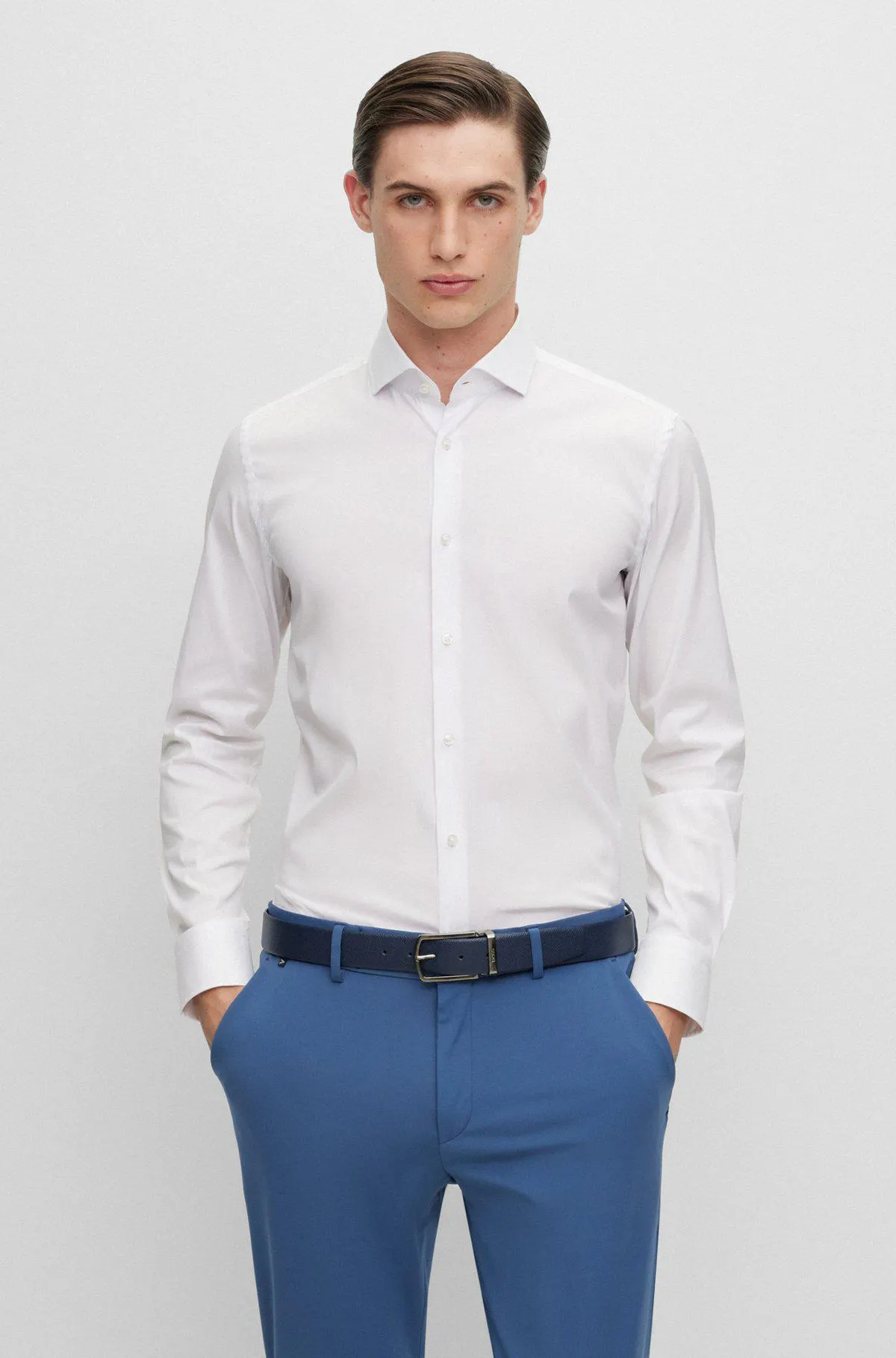 Camisa slim fit de popelín de algodón de planchado fácil