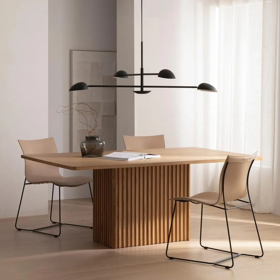 Mesa de comedor rectangular de chapa de roble y madera maciza 180