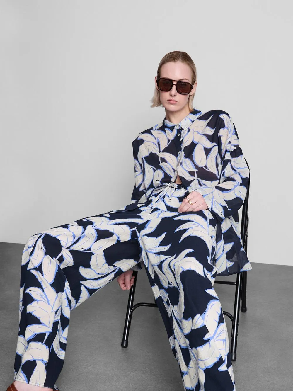 Pantalones playeros de pernera ancha estampados