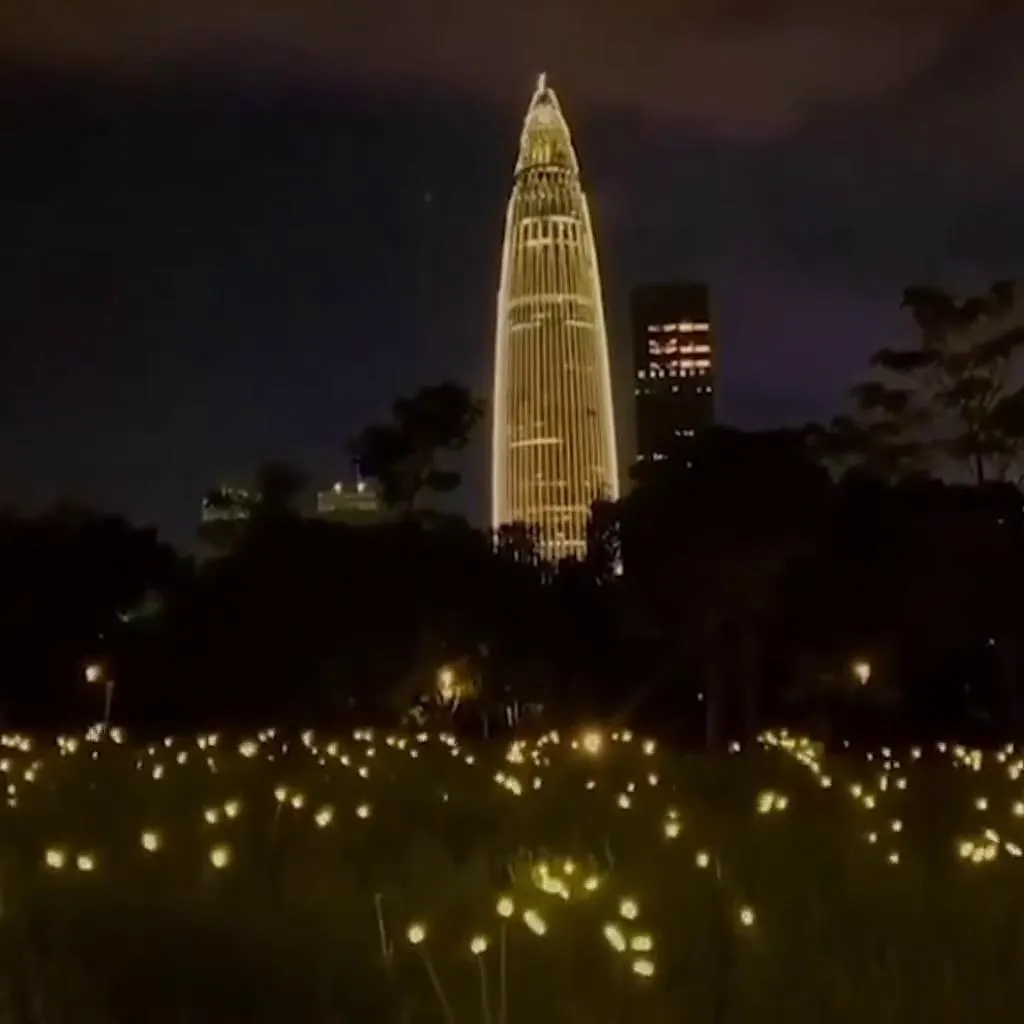 1/2 piezas de luces solares de jardín al aire libre firefly starburst luces oscilantes color blanco cálido que cambia la luz rgb para la decoración del camino del patio del patio que se balancea cuando sopla el viento