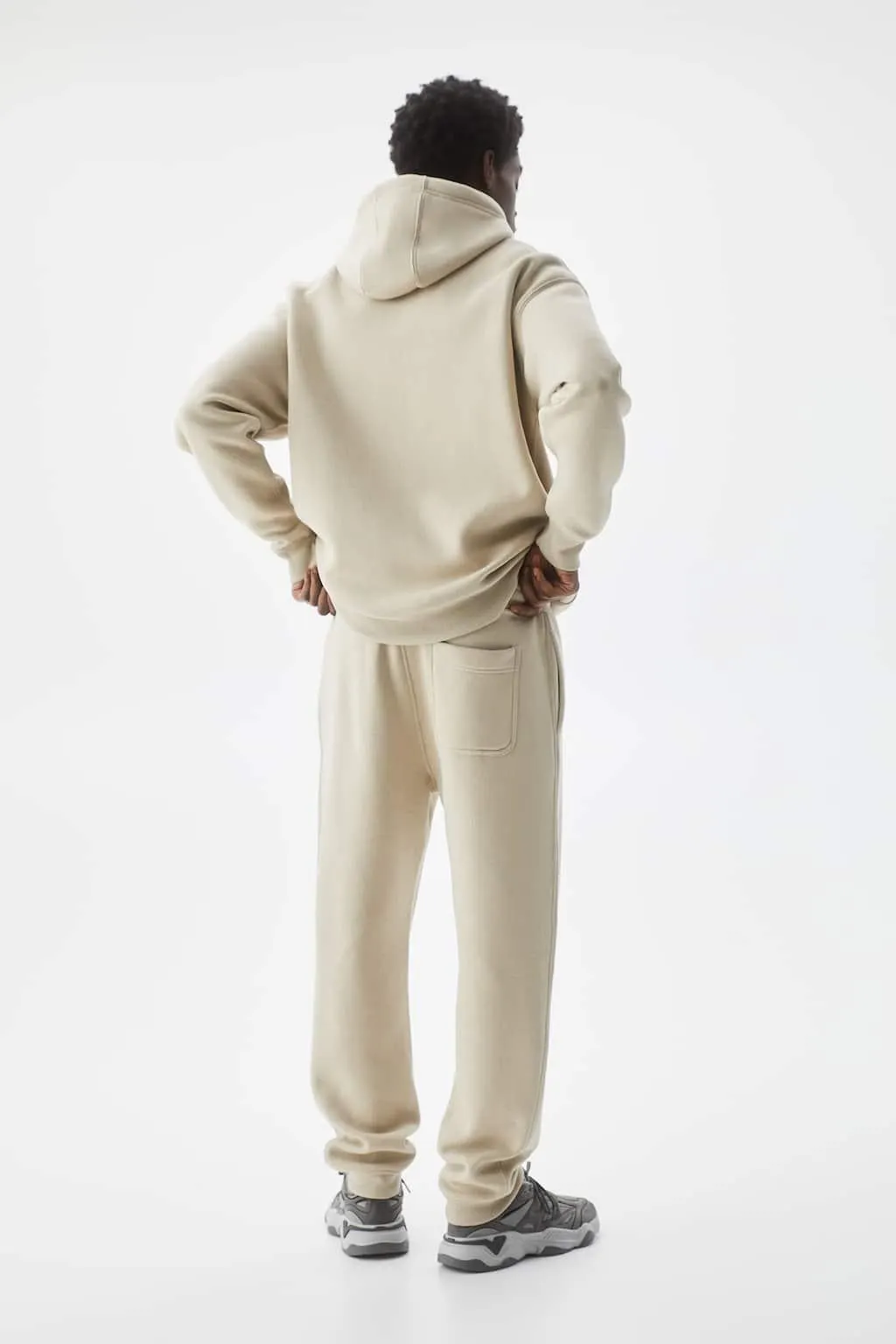 CHÁNDAL BÁSICO CON CAPUCHA