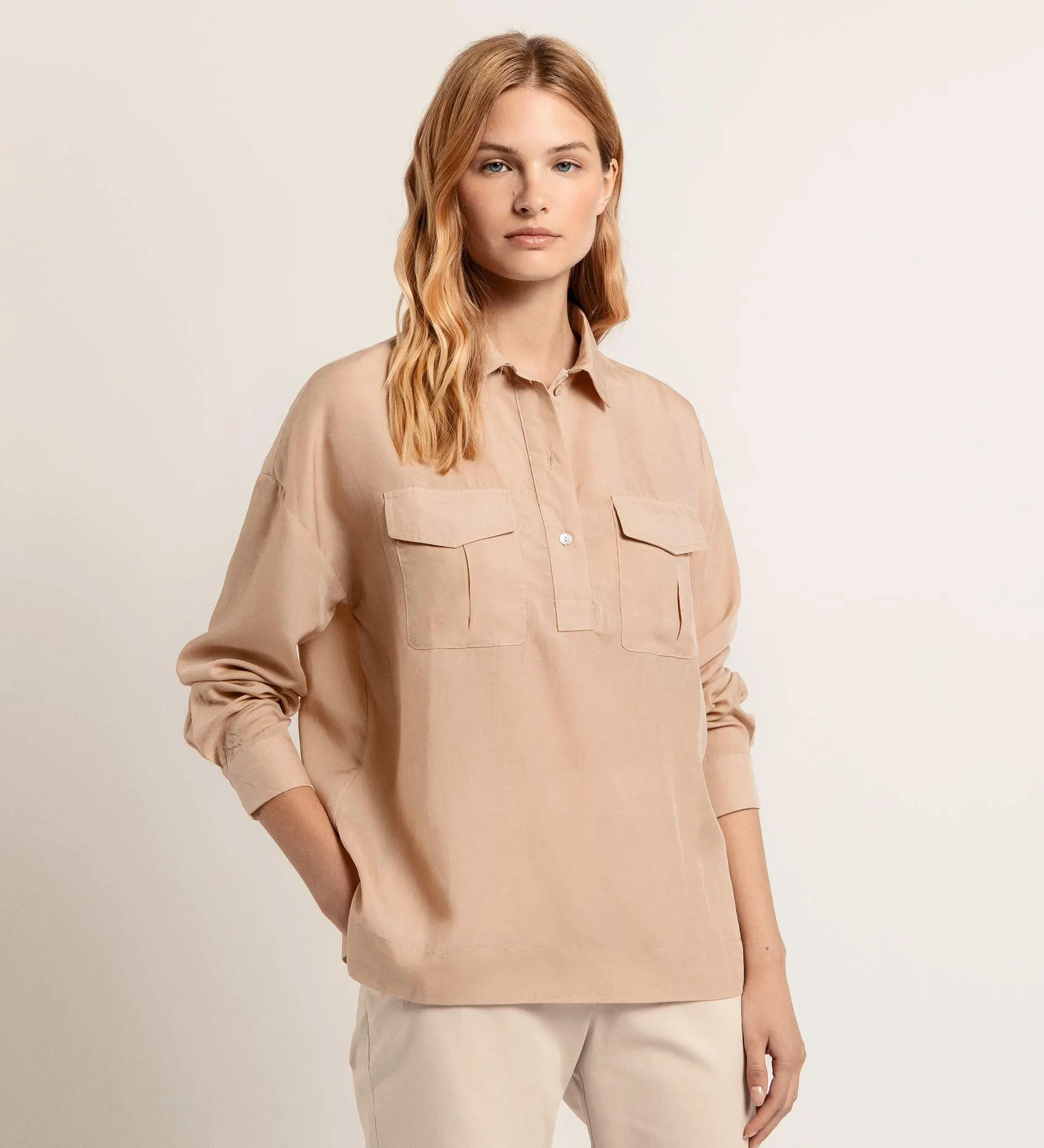 Blusa sahariana fluida