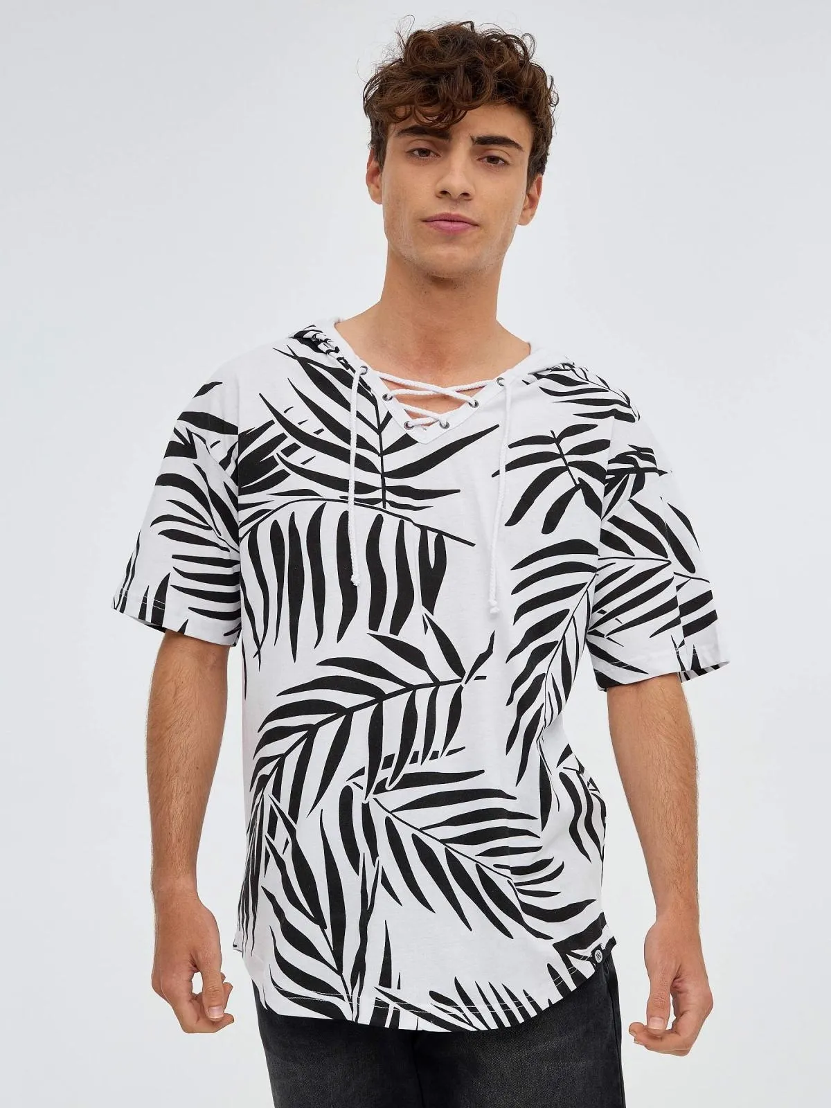 Camiseta oversized hojas palmera