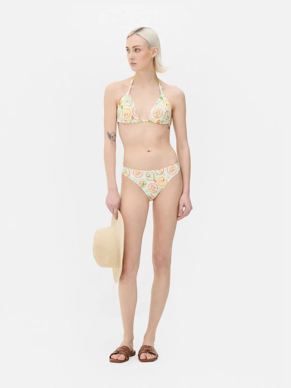Top bikini sagomato