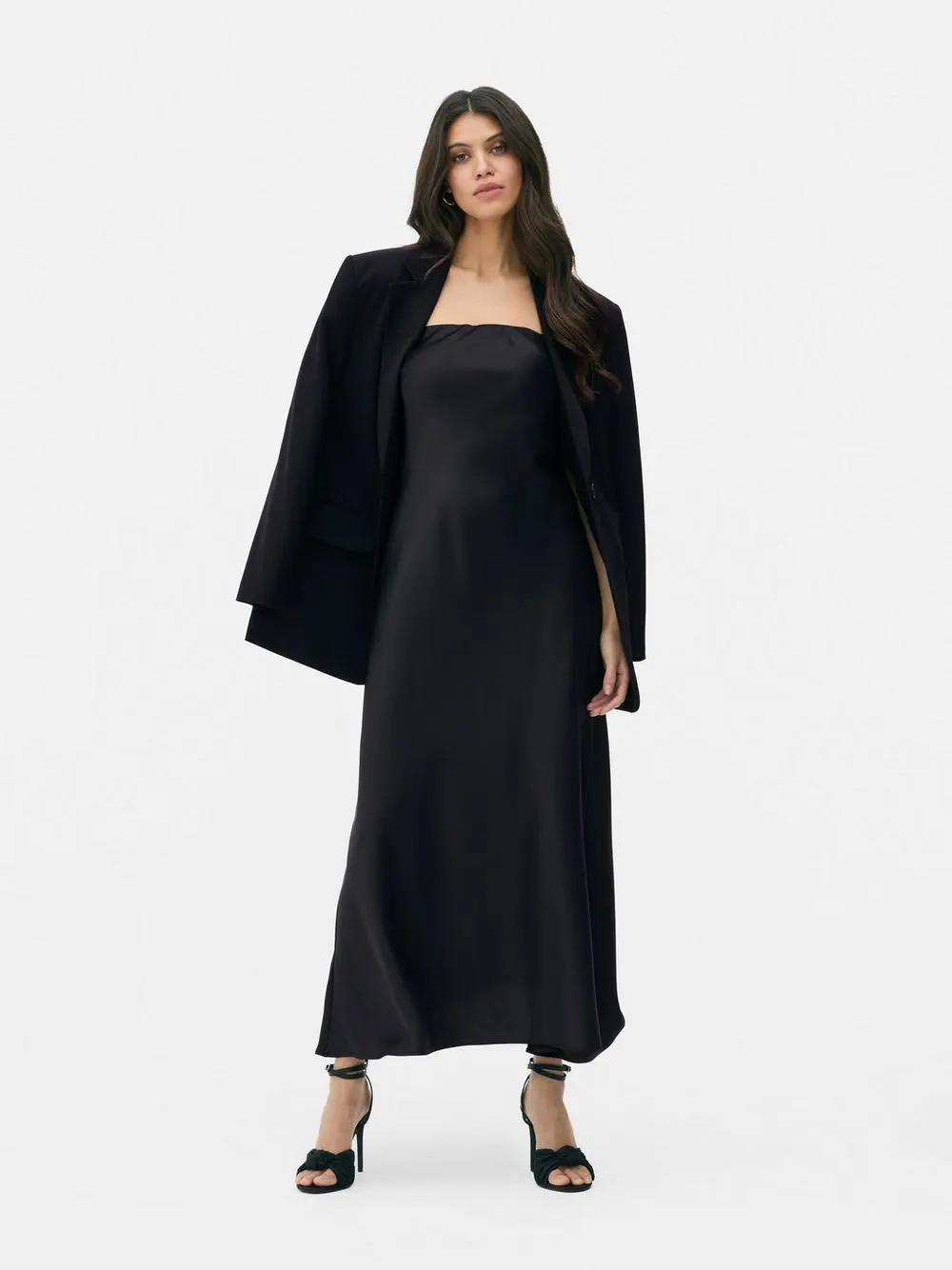 Vestido palabra de honor de Paula Echevarría