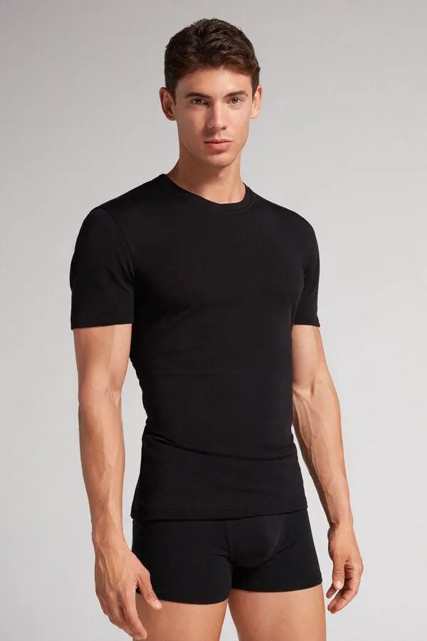 Short-Sleeve T-Shirt in Stretch Merino Wool