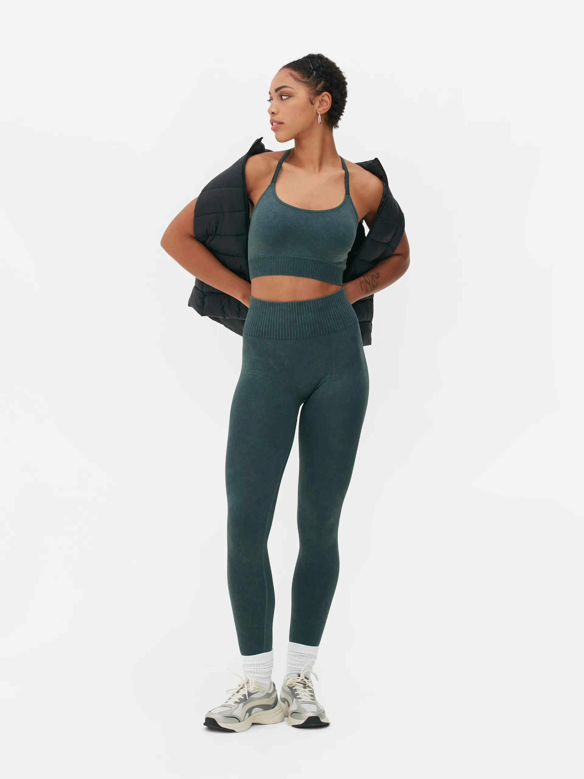 Top corto deportivo de espalda cruzada sin costuras