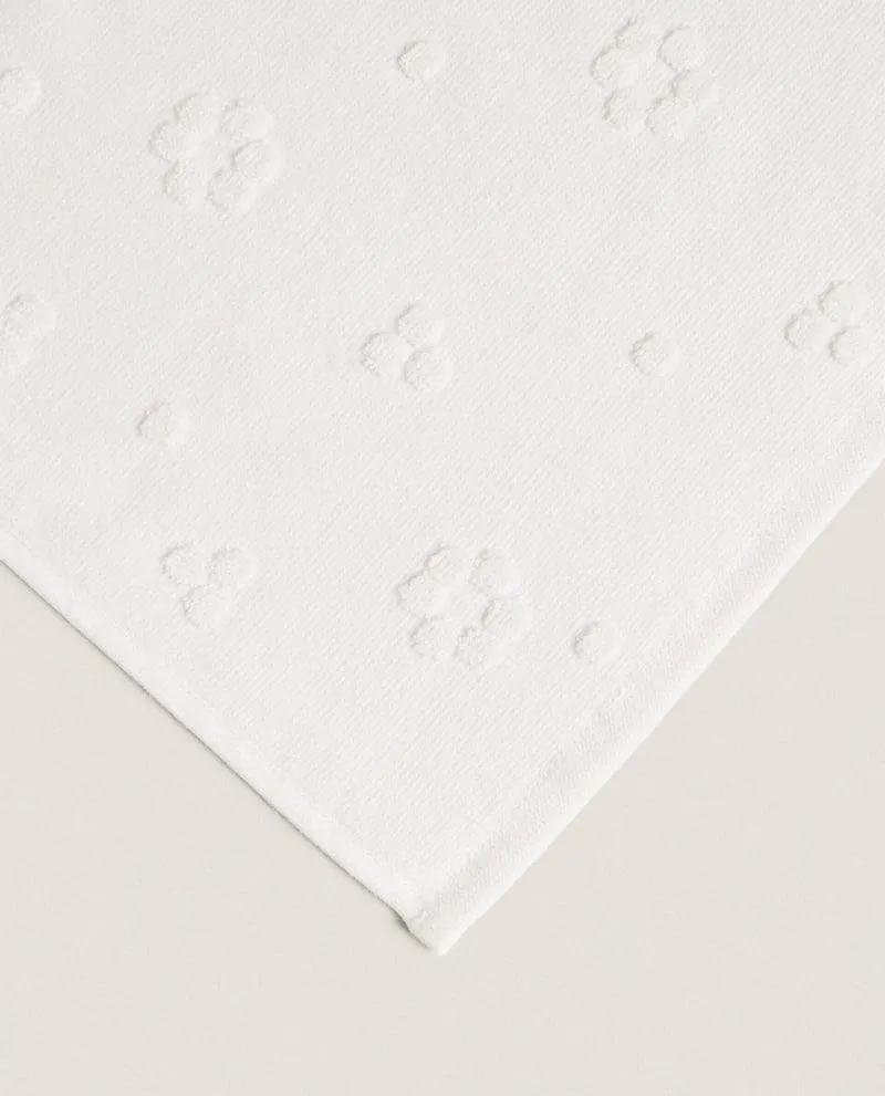 TOALLA JACQUARD SILUETA FLOR