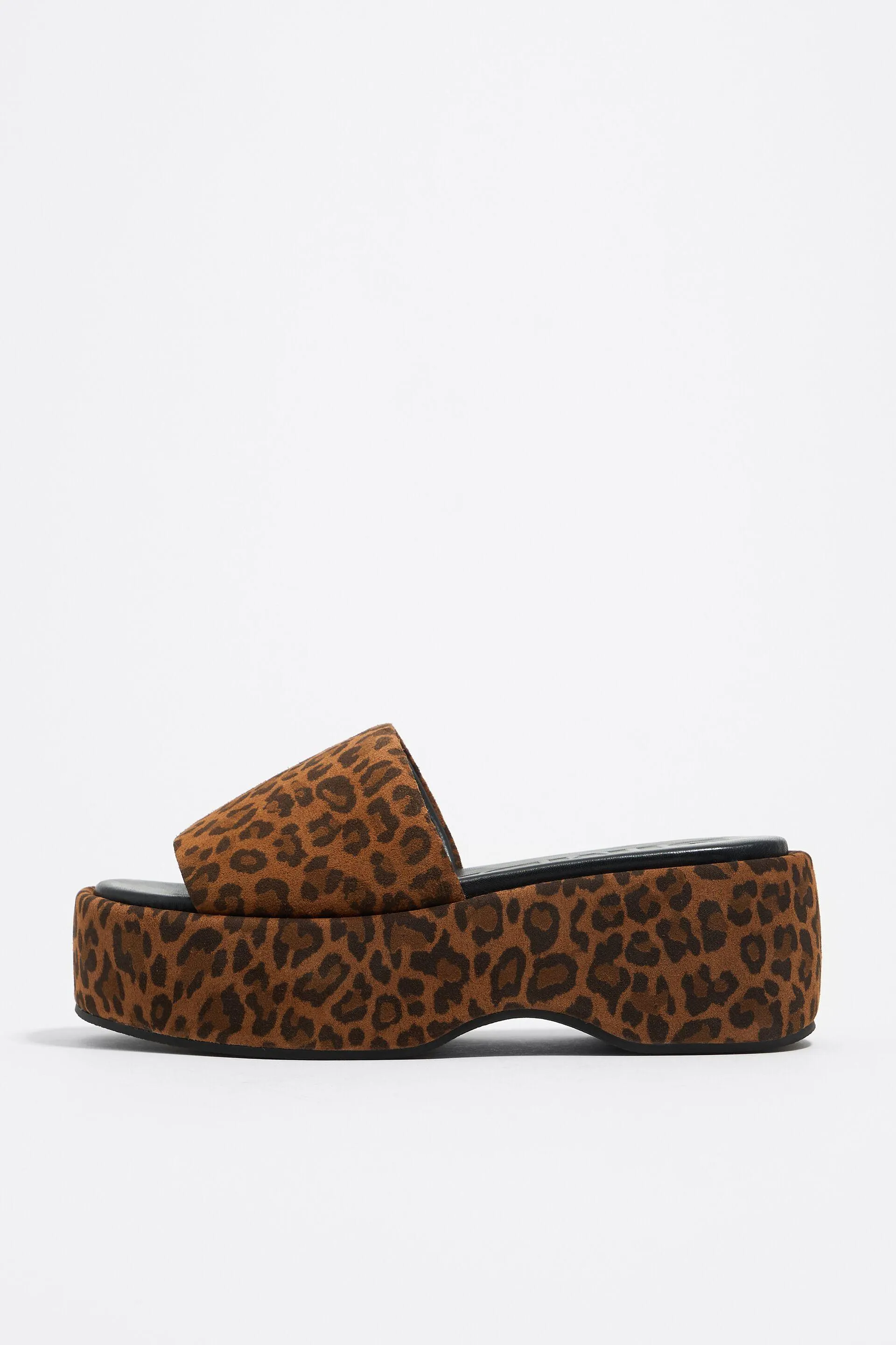 Sandalia plataforma piel print leopardo